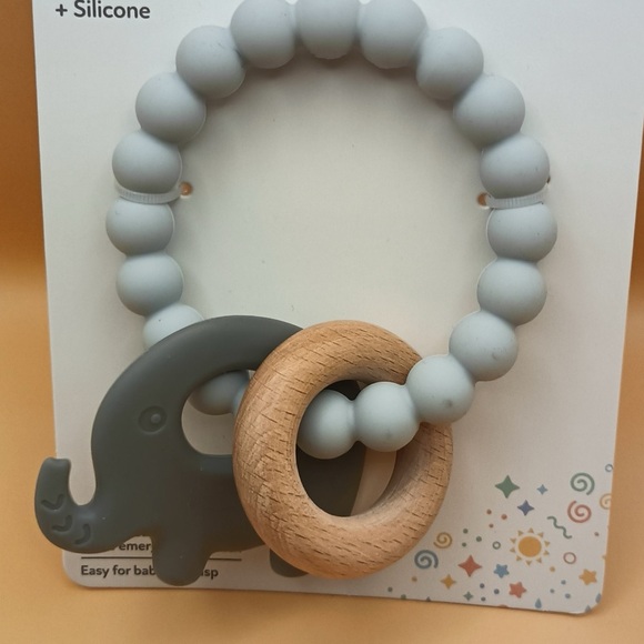 Nuby Gray Elephant Teething Ring - Natural Wood & Silicone - Picture 5 of 8